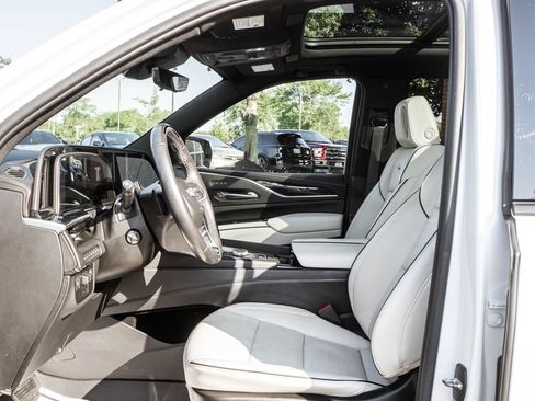 Used 2022 Cadillac Escalade Sport w/ Touring Package AWD/4WD image 26
