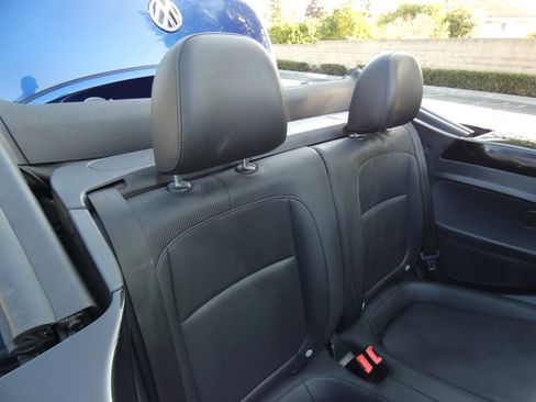 Used 2014 Volkswagen Beetle R-Line image 40