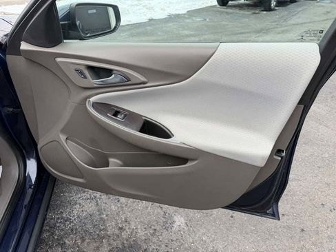 Used 2017 Chevrolet Malibu LT image 20