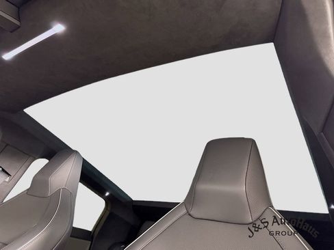 Used 2024 Tesla Cybertruck AWD Crew Cab image 16