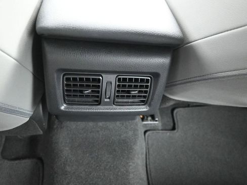 Used 2025 Toyota Camry SE w/ Convenience Package image 18