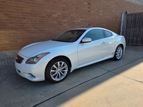Used 2011 INFINITI G37 x Coupe w/ Premium Pkg AWD/4WD image 3