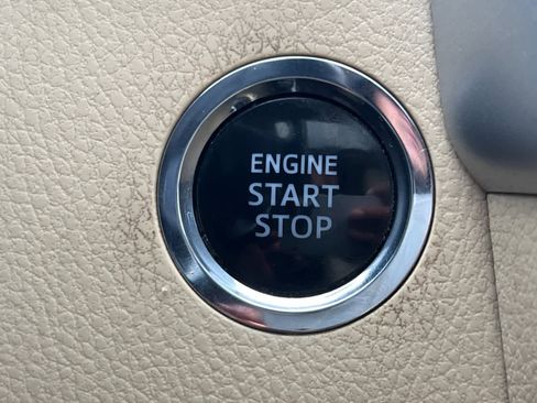 Used 2015 Toyota Highlander XLE image 24