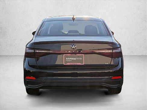 Used 2025 Volkswagen Jetta SE image 7