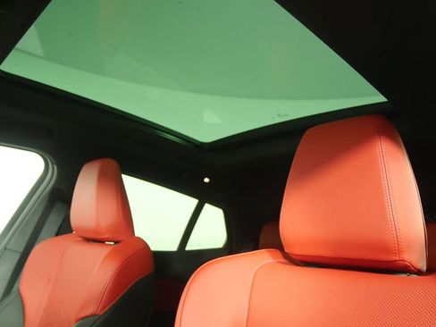 Certified 2025 BMW X2 xDrive28i image 11