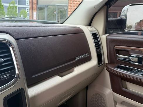 Used 2017 RAM 1500 Laramie w/ Convenience Group AWD/4WD image 32