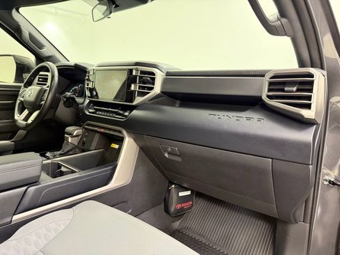 Used 2025 Toyota Tundra SR5 w/ SR5 Convenience Package AWD/4WD image 33