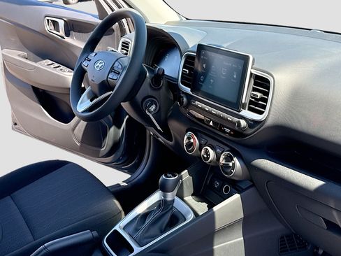 New 2026 Hyundai Venue SE FWD image 5