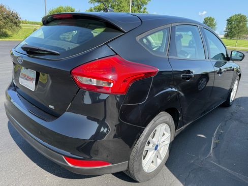 Used 2018 Ford Focus SE FWD image 3