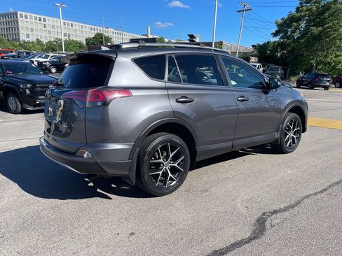 Used 2017 Toyota RAV4 SE AWD/4WD image 8