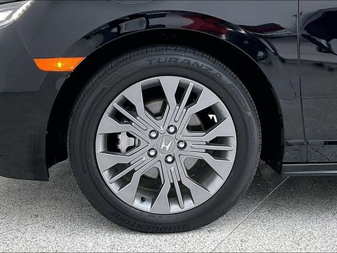 Used 2025 Honda Odyssey Touring image 11