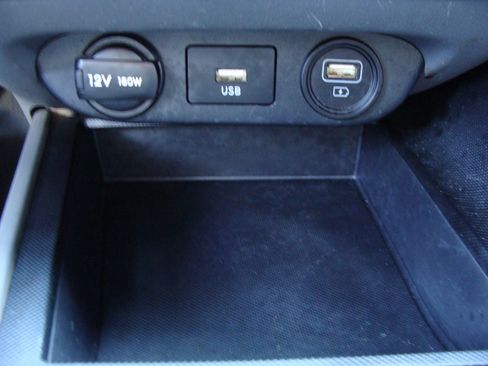 Used 2023 Hyundai Elantra SEL w/ Preferred Accessory Package image 24