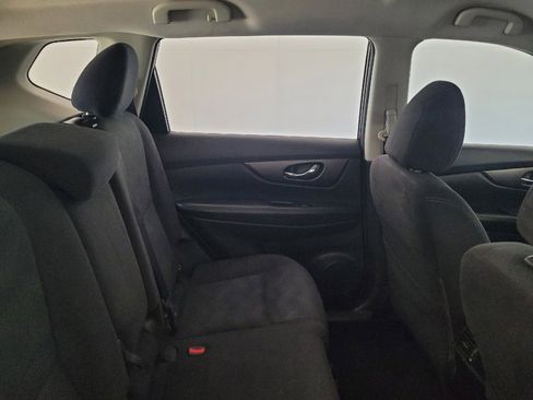 Used 2016 Nissan Rogue S FWD image 19