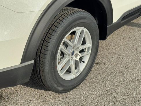 New 2026 Ford Explorer Active image 4