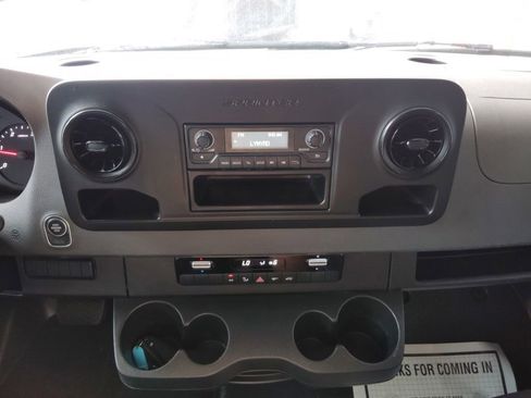 Used 2023 Mercedes-Benz Sprinter 2500 image 22