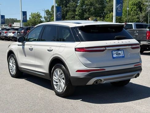 Used 2024 Lincoln Corsair FWD image 3