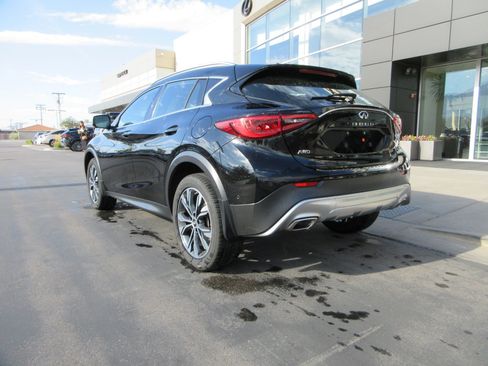 Used 2018 INFINITI QX30 AWD w/ Pro Assist Package image 7