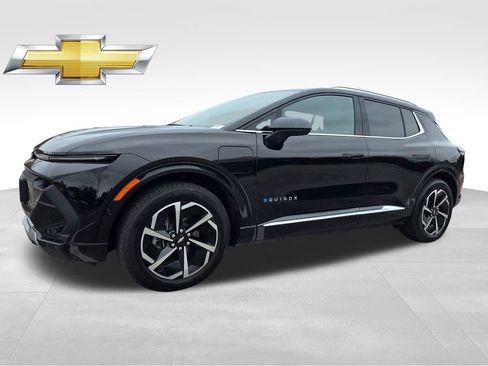 Used 2025 Chevrolet Equinox EV LT image 2