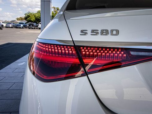 Used 2021 Mercedes-Benz S 580 4MATIC Sedan image 13