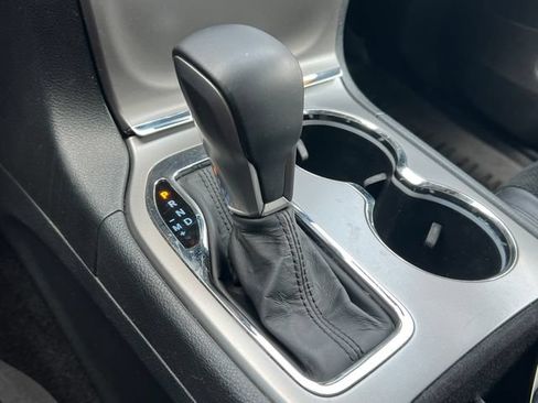Used 2018 Jeep Grand Cherokee Altitude AWD/4WD image 28