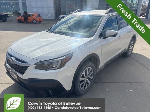Used 2022 Subaru Outback Premium image 8