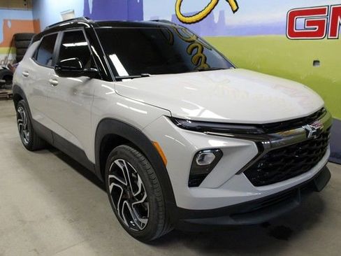 Used 2026 Chevrolet TrailBlazer RS w/ Convenience Package AWD/4WD image 4