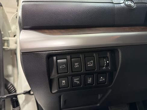 Used 2016 Subaru Outback 2.5i Limited AWD/4WD image 16