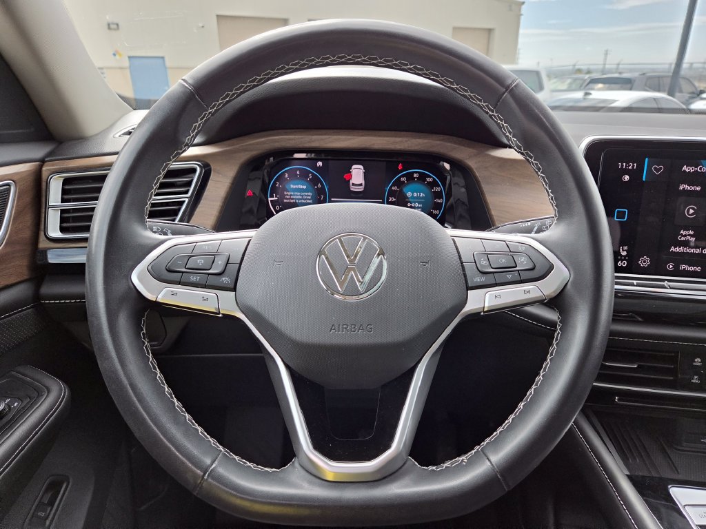 Used 2025 Volkswagen Atlas SE w/ Panoramic Sunroof Package FWD image 18