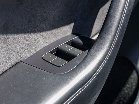 Used 2023 Tesla Model Y Long Range image 14