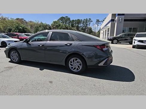 Used 2024 Hyundai Elantra SEL FWD image 20