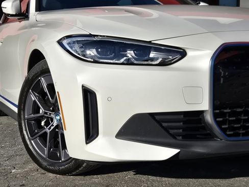 Used 2023 BMW i4 eDrive40 w/ Premium Package image 12