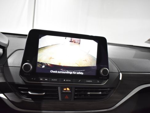 Used 2025 Nissan Altima 2.5 SV image 18