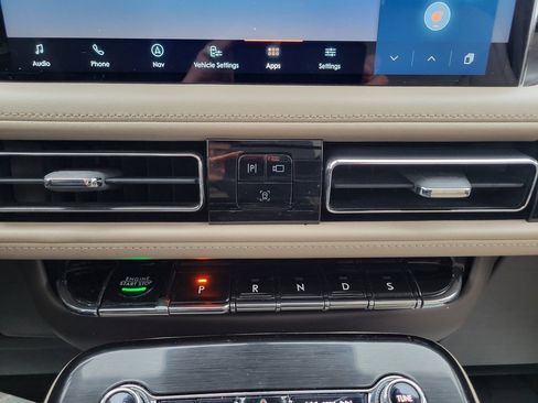 Used 2021 Lincoln Nautilus Reserve image 40