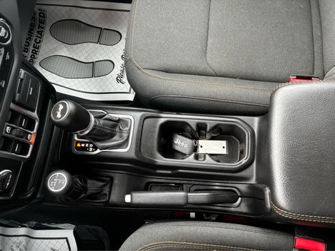 Used 2024 Jeep Wrangler Sahara w/ Dual Top Group image 24