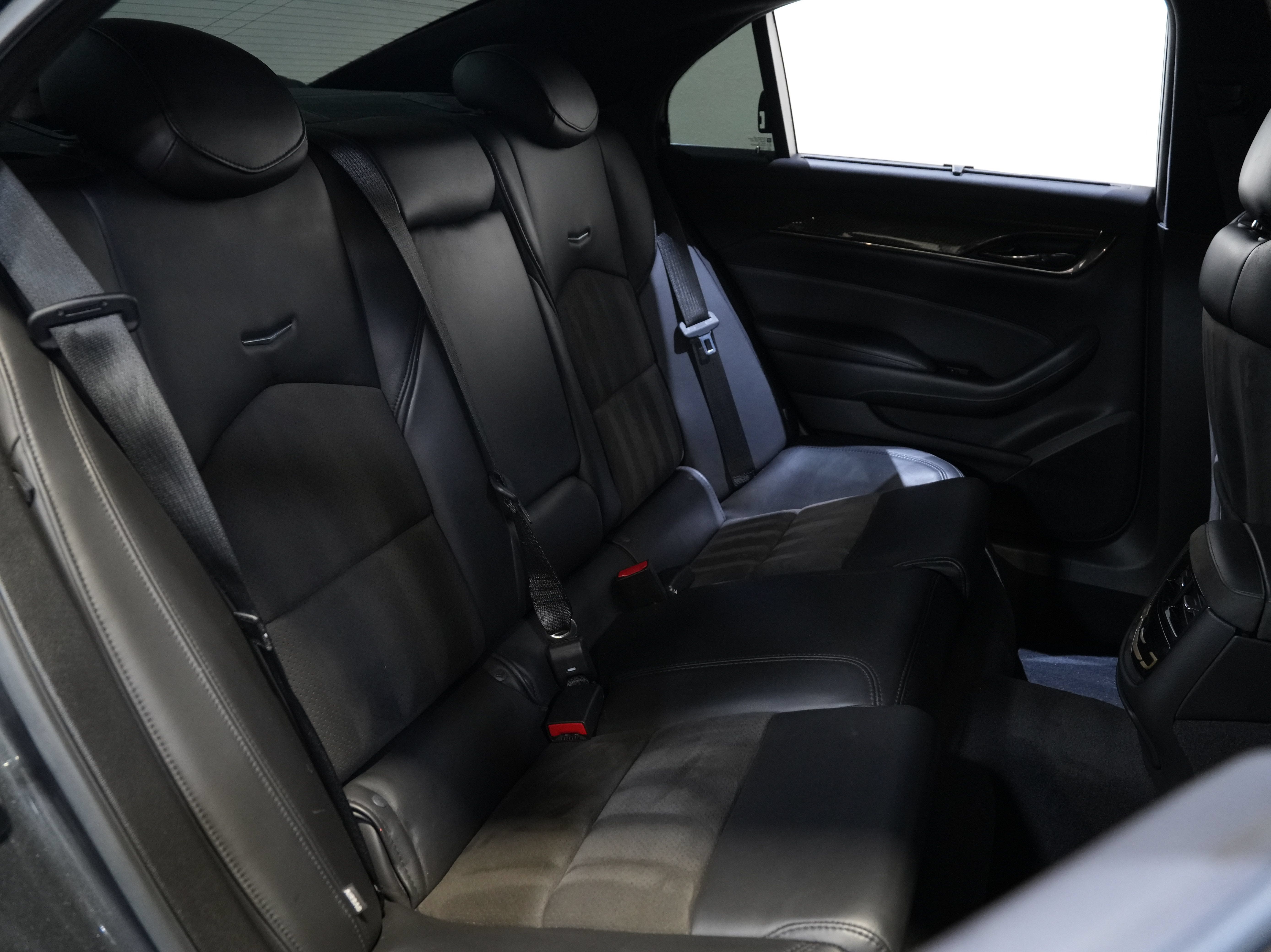 Used 2016 Cadillac CTS V w/ Luxury Package RWD image 39