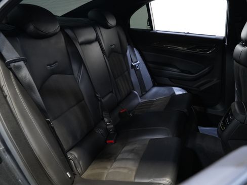 Used 2016 Cadillac CTS V w/ Luxury Package RWD image 39