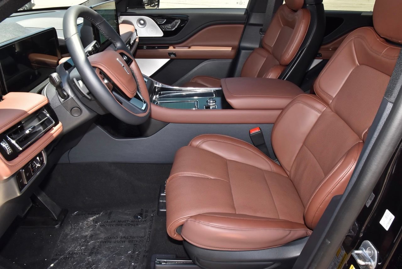 New 2026 Lincoln Aviator Reserve AWD/4WD image 13