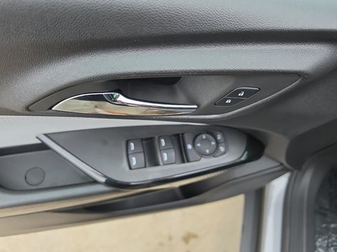 Used 2025 Chevrolet Trax LT FWD image 14