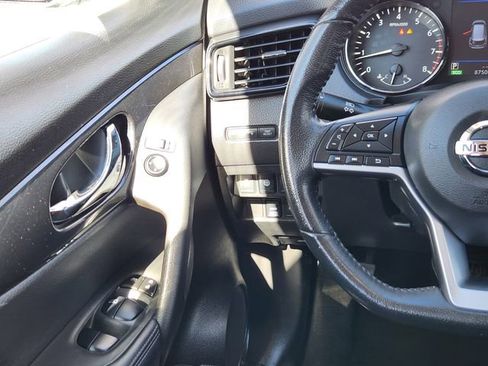 Used 2020 Nissan Rogue SV AWD/4WD image 24