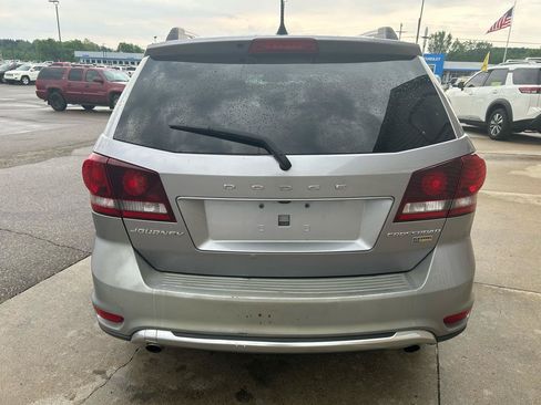 Used 2019 Dodge Journey Crossroad FWD image 6
