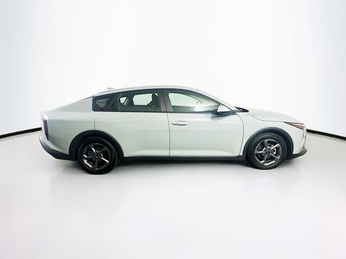 Used 2025 Kia K4 LXS image 10