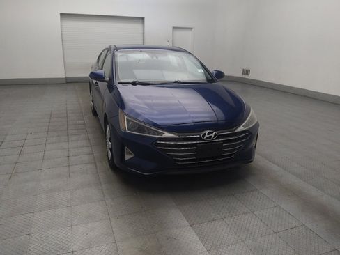 Used 2020 Hyundai Elantra SE FWD image 13