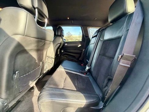 Used 2018 Jeep Grand Cherokee Altitude AWD/4WD image 14