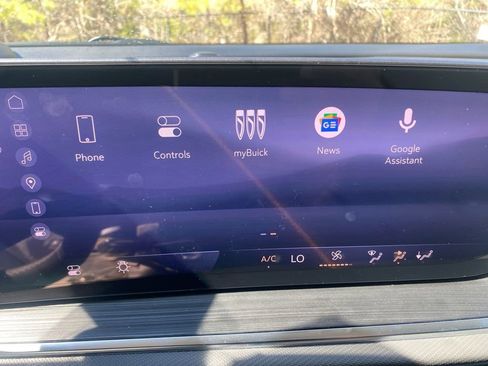 Used 2025 Buick Envision Preferred image 28