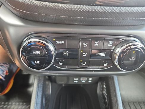 Used 2023 Chevrolet TrailBlazer LT w/ Convenience Package AWD/4WD image 30