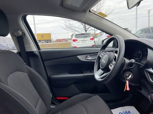 Certified 2022 Kia Forte LXS w/ LXS Technology Package image 31
