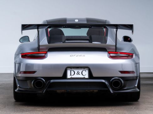 Used 2018 Porsche 911 GT2 RS w/ Weissach Package RWD image 6