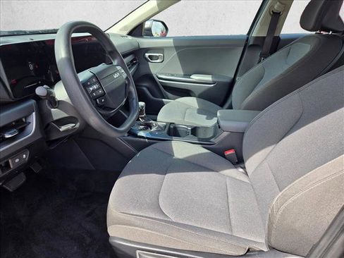 Used 2025 Kia K4 LXS image 14