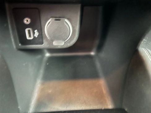 Used 2019 Nissan Kicks SV FWD image 27