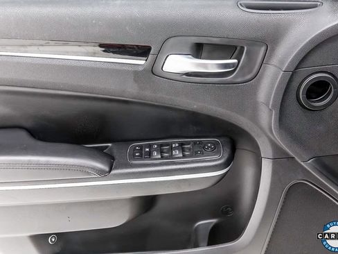 Used 2023 Chrysler 300 Touring w/ Sport Appearance Package image 17